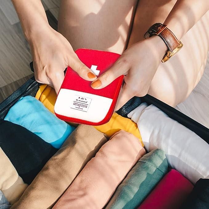 Portable Travel Medicine Bag – Compact First Aid & Pill Organizer Pouch for Men & Women (1 Pc)